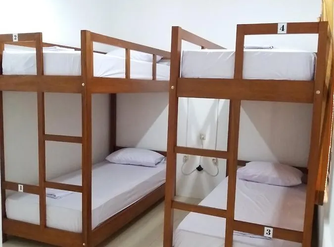 Bookit Backpacker Hostal Kuta Selatan