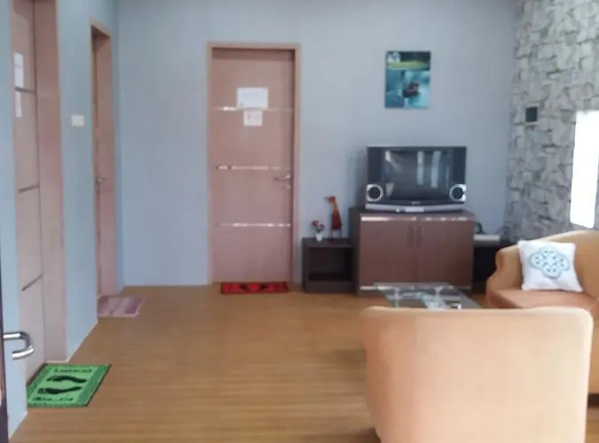 Bookit Backpacker Hostal *