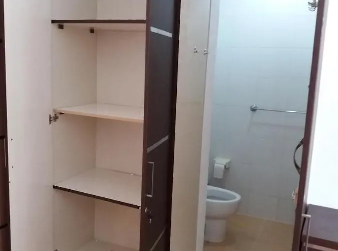 Bookit Backpacker Hostal Kuta Selatan